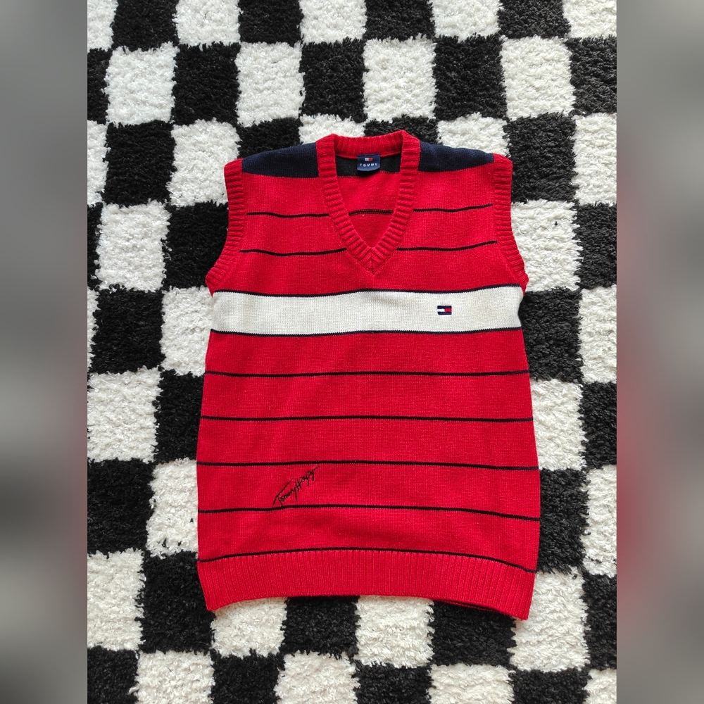 Tommy Red Vest